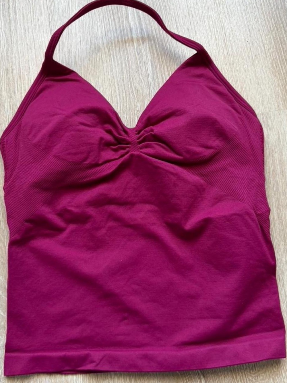 DFYNE Winter Berry Sports Bra and Shorts Set - Picture 5 of 6